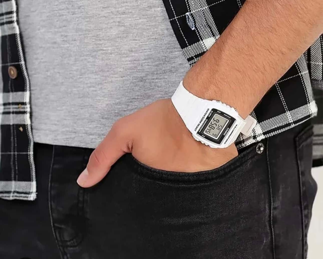 Casio W-215H-7AVDF 6D34GL