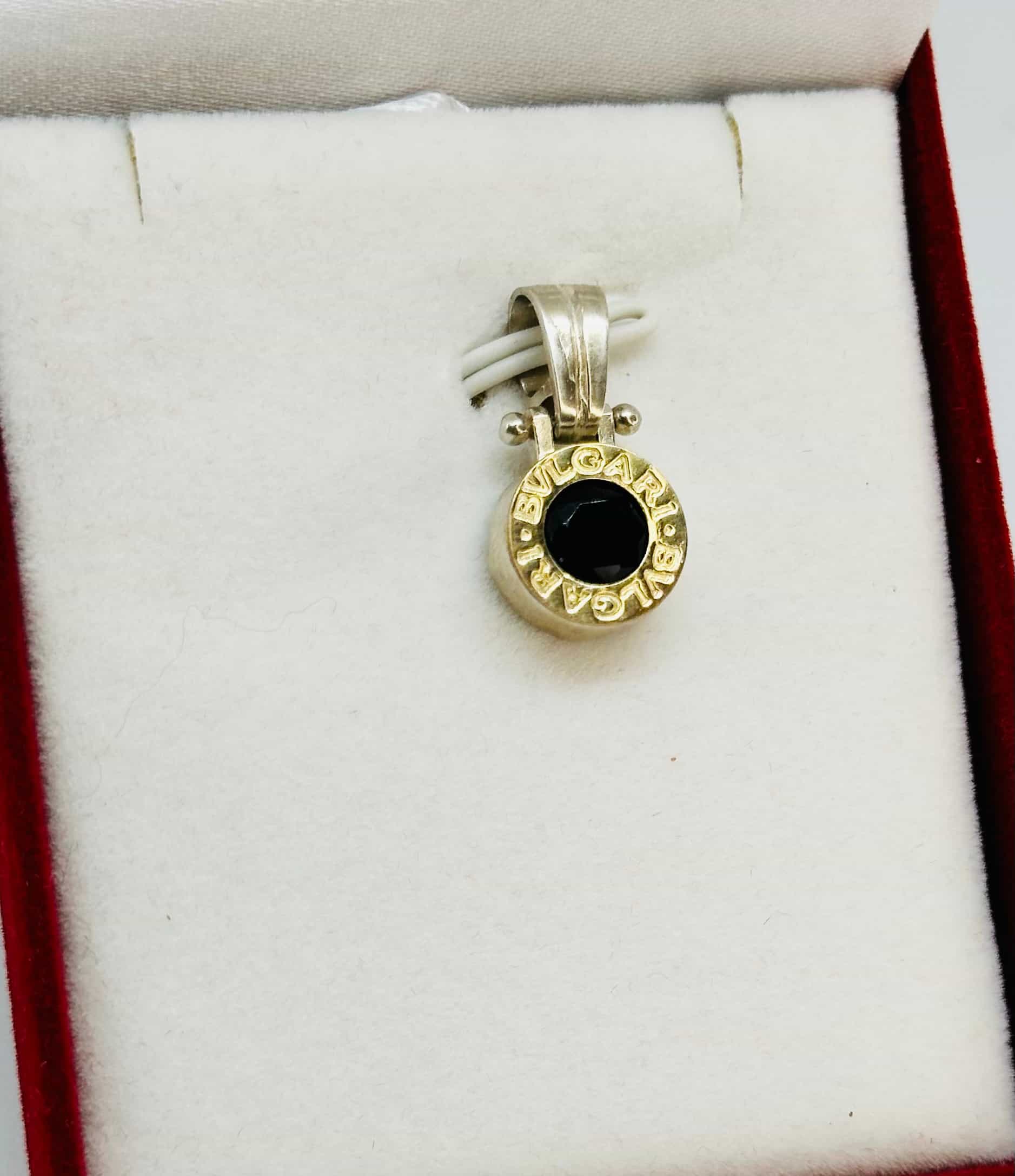 DIJE MEDIANO (1CM) BULGARI PLATA Y ORO REDONDO